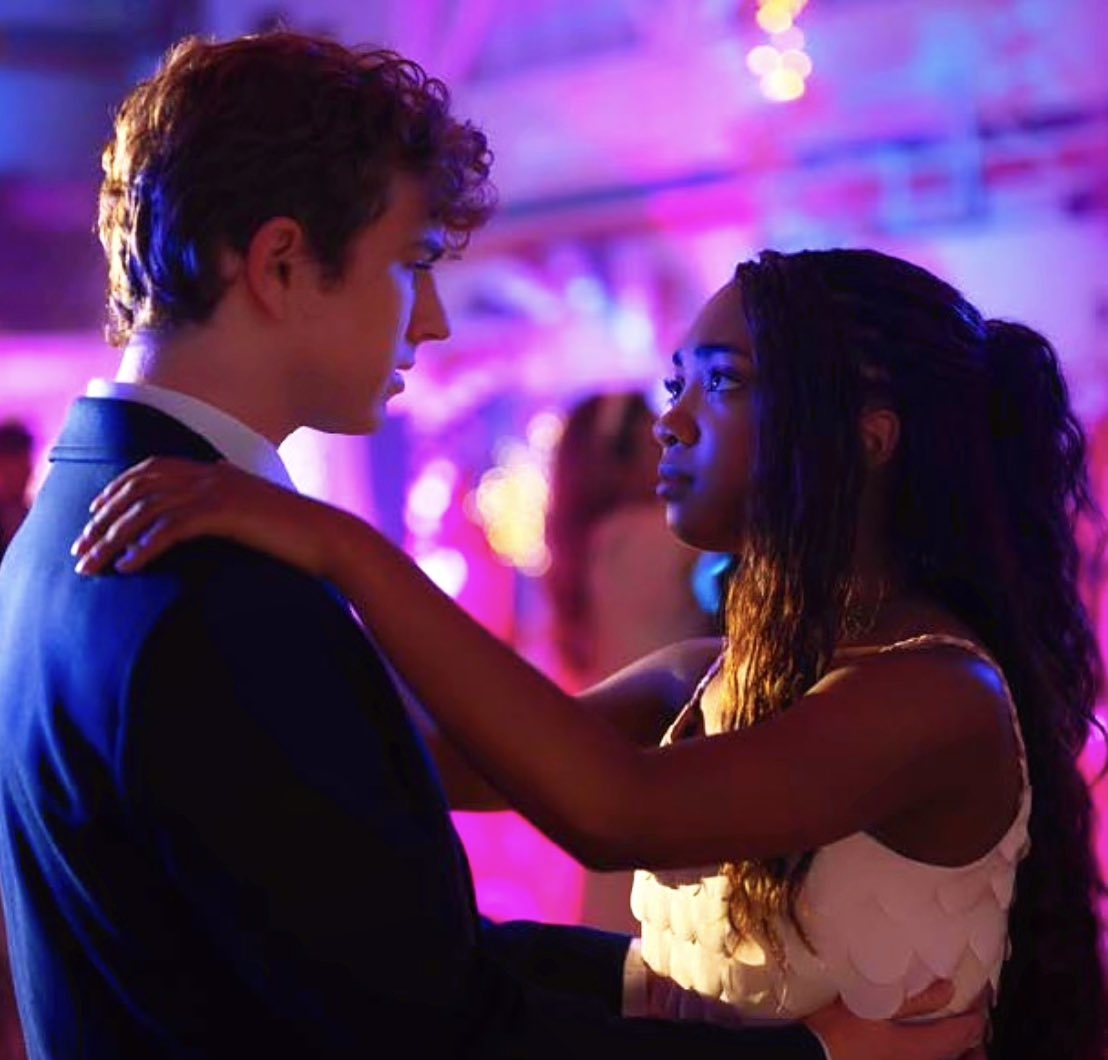 lqvewests's tweet image. LOOK JUST LIKE YOU