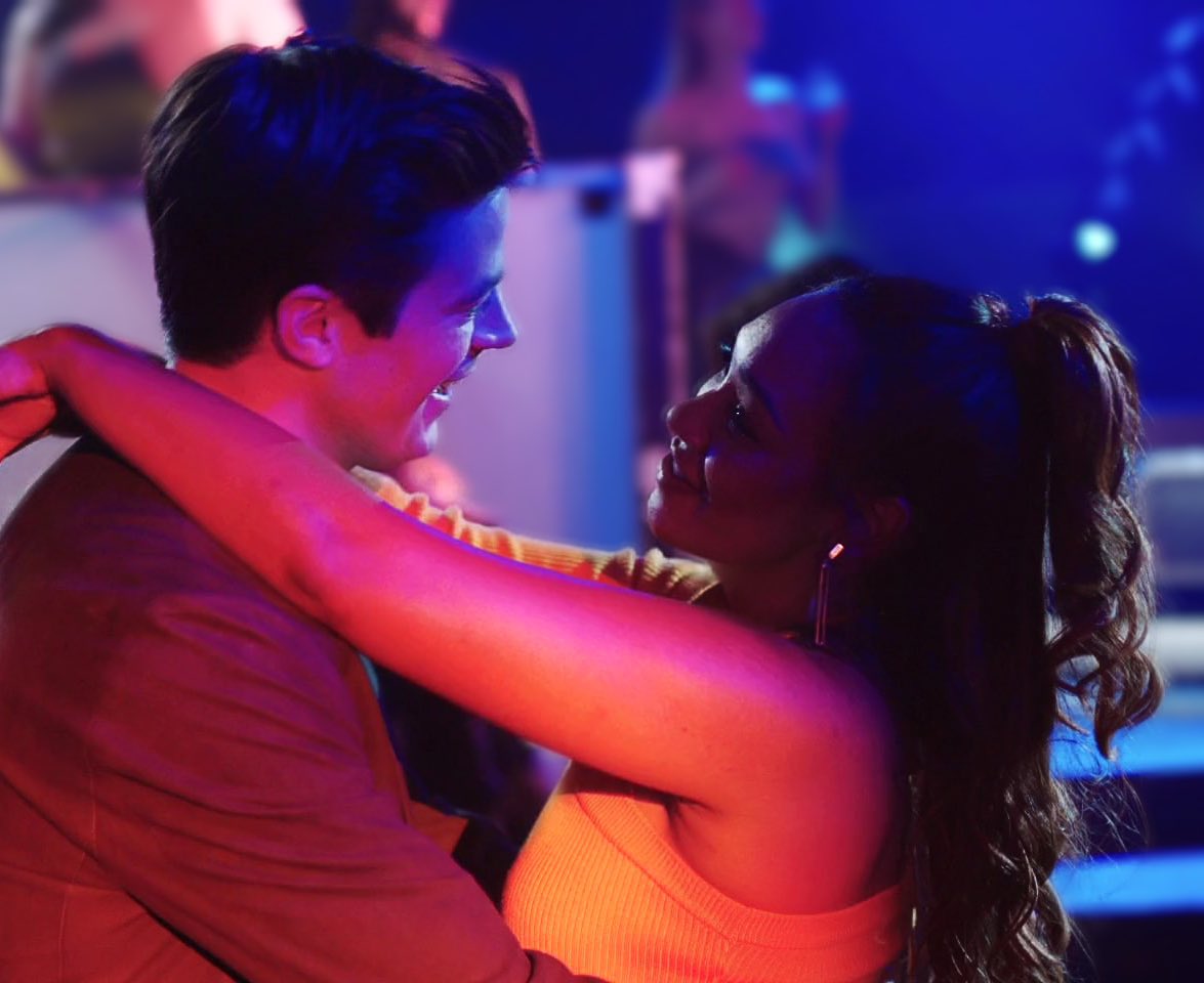 lqvewests's tweet image. LOOK JUST LIKE YOU