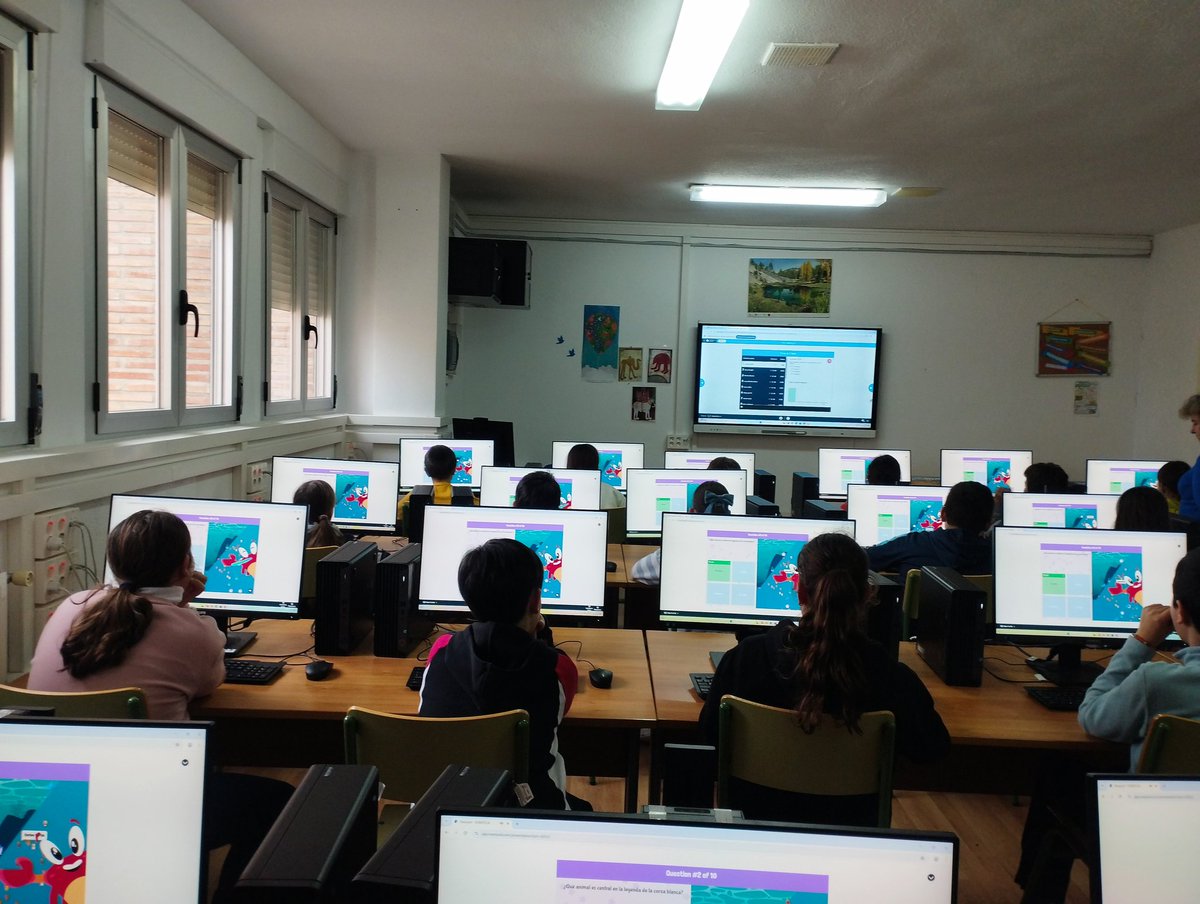 Tarde de robótica en el <a href="/CrieBerlanga/">Crie Berlanga</a> con el alumnado del <a href="/ColeLedesma/">CEIP Nª Sª DEL CARMEN</a> <a href="/CRABADENGO/">CRA ABADENGO</a> y #CEIPLiminares Hemos programado el robot Edison con Edscratch <a href="/educacyl/">Educación JCyL</a> <a href="/CFIEdeSoria/">CFIE de Soria</a>