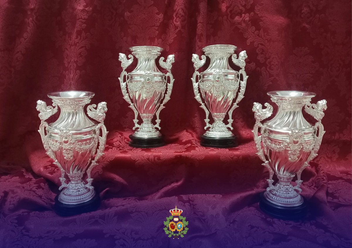 PradoHuelva's tweet photo. CULMINACIÓN DEL JUEGO DE VIOLETERAS 

En el día de hoy, nuestra Hermandad ha recibido las 4 ultimas jarritas-violeteras que vienen a completar el juego de las mismas con un total de 28 piezas. 

Las violeteras han sido realizadas por el taller "Orfebrería Andaluza". https://t.co/BUVNNR6CKF