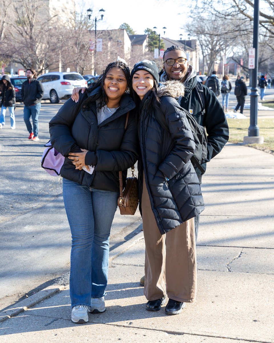 bradleyu's tweet image. Back on campus and back in the swing of things! 
Spring semester at Bradley looks good on us 🅱️🌷

#BradleyUniversity #BradleyBraves #SpringSemester2026