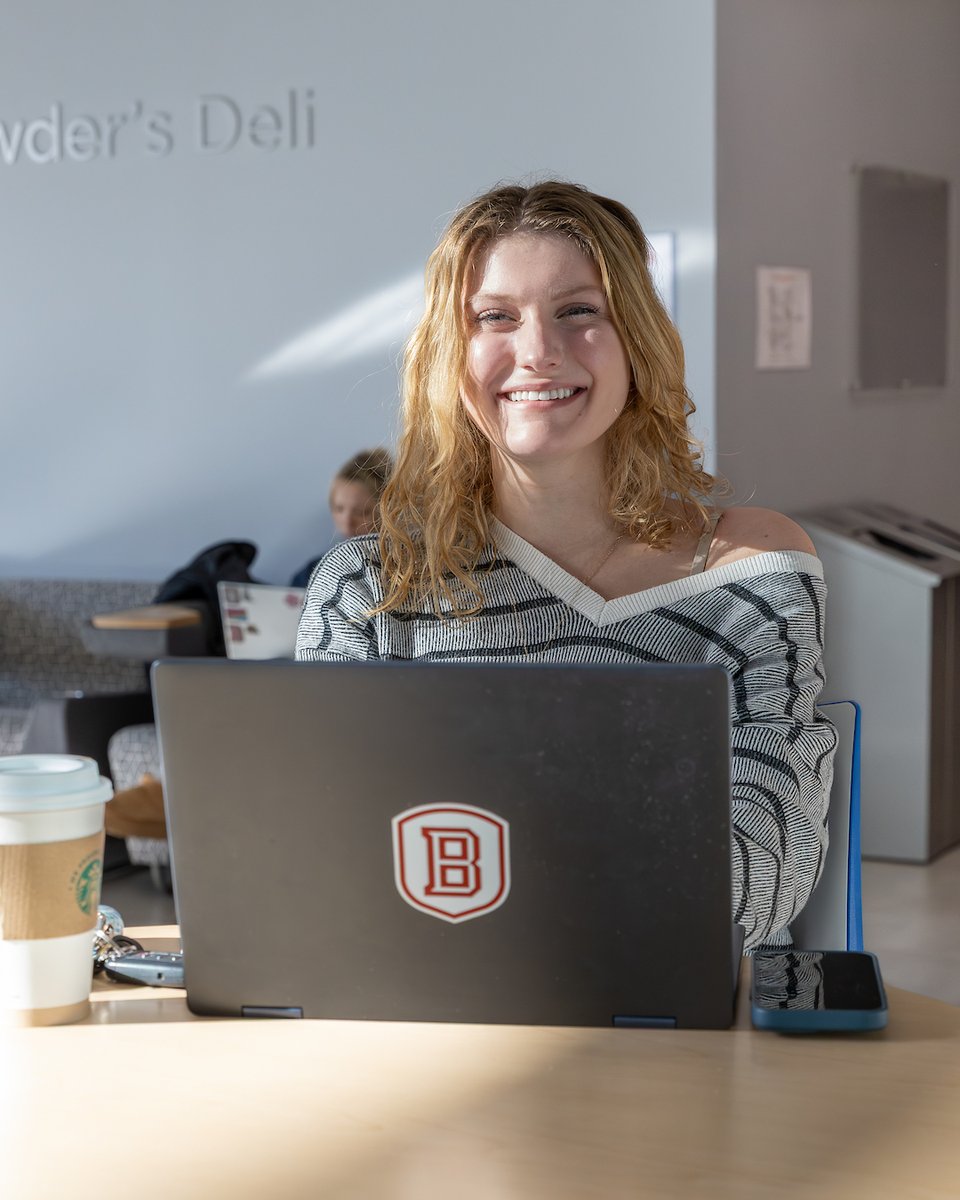 bradleyu's tweet image. Back on campus and back in the swing of things! 
Spring semester at Bradley looks good on us 🅱️🌷

#BradleyUniversity #BradleyBraves #SpringSemester2026