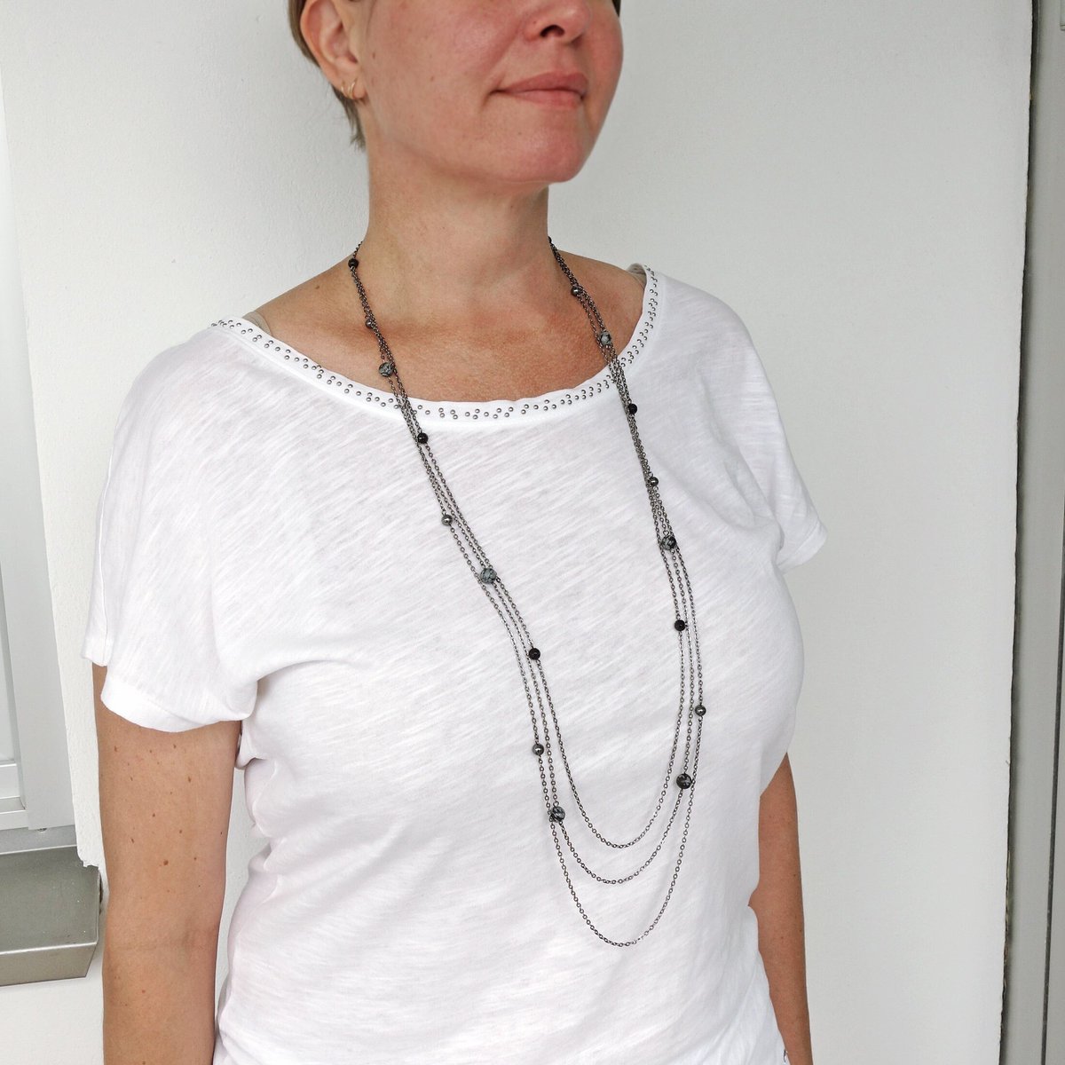 tlineSE's tweet photo. Long Layered Chain Necklace Onyx Hematite Snowflake Obsidian Stones. #elegant #jewelry #etsy #giftforher #shopsmall #etsyfavorites https://t.co/HEsB8SaUts via @Etsy https://t.co/uA2PcRvs6g