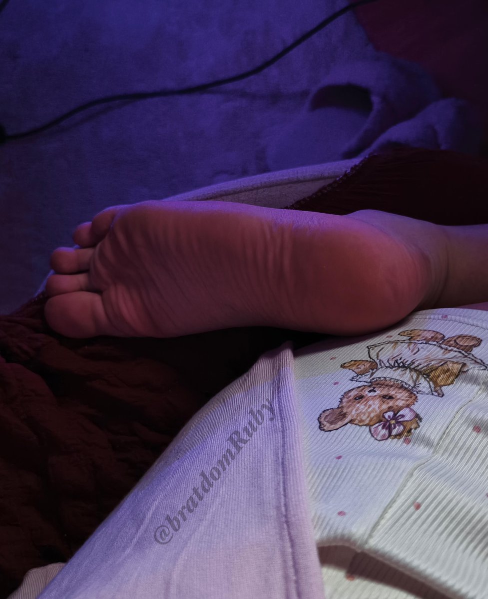 bratdomRuby's tweet image. I shot you down, bang bang 💥
Wallet empty 💸