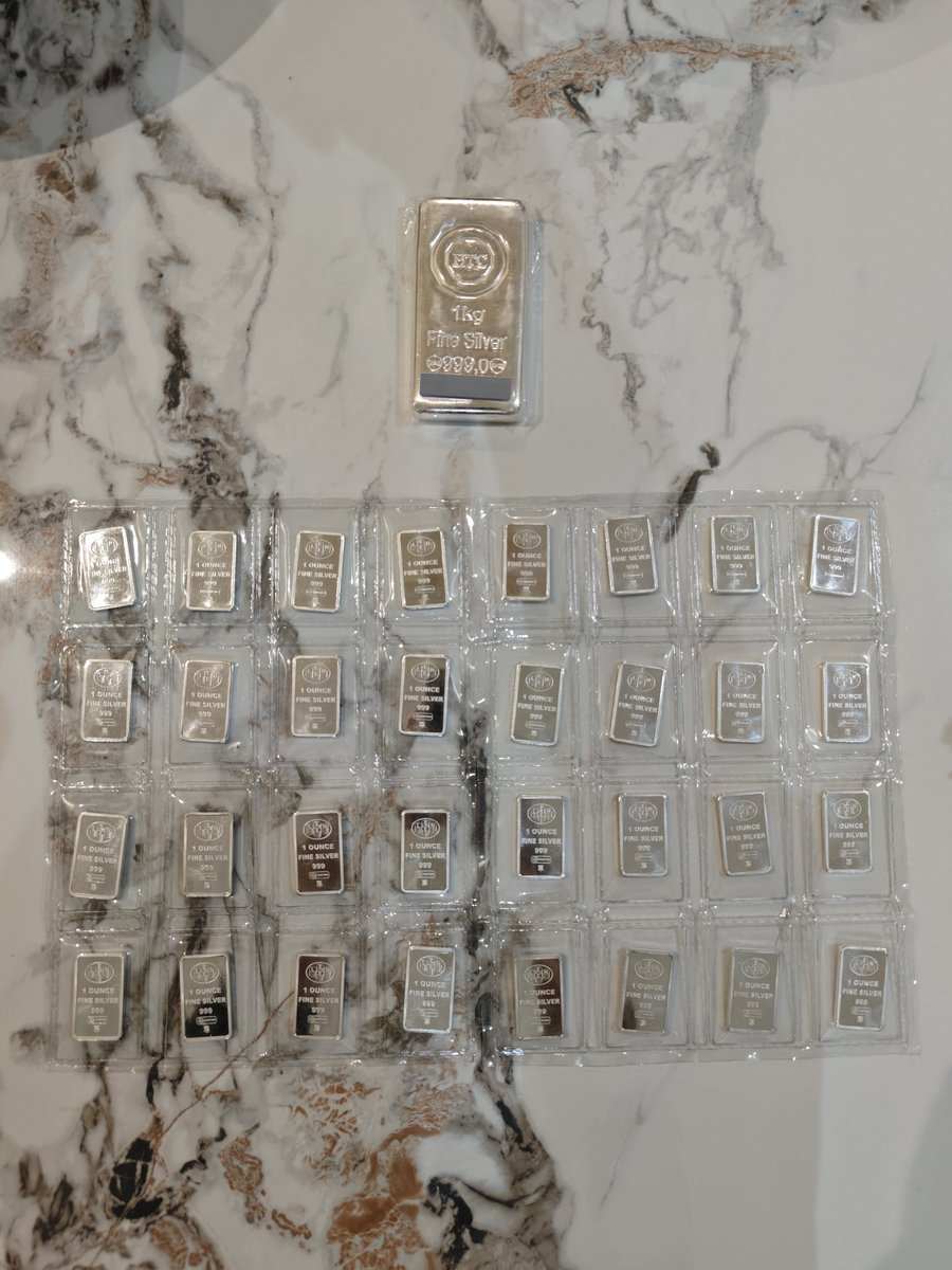 giveaway 1 Kilo $Silver 🎁

❤️ الشروط بسيطة 

🔴 تابع حسابي 
🔴 اعمل منشن لأصدقائك 
🔴 لايك و رت و اذكر الله 
✨ السحب الكتروني موثق فديو و رابط سحب 
✨ شحن الفضة لعنوان الرابح داخل و خارج المملكة العربية السعودية 
✨ للرابح أحقية اختيار 1 كيلو فضة او 32 اونصة 

بالتوفيق للجميع