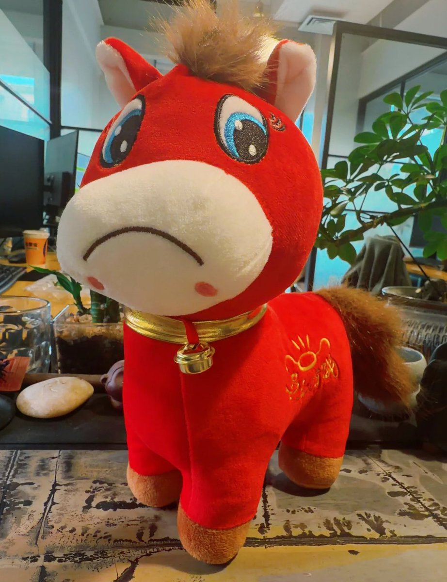 你可以理解成，这就是跟Pepe一样给人提供情绪价值的meme！Pepe是一只悲伤的青蛙，而哭哭马，是一只悲伤的马！堪称中国版的Pepe！哭哭马的出现是一个偶然的误会！不是认为制造的流量！这也是为什么我500万美金左右，坚定购买这个alpha币的原因！因为情绪是最好的共鸣！至少  ...