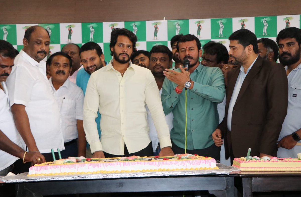 ಜೆಡಿಎಸ್ ಪಕ್ಷದ ಯುವ ಘಟಕದ ರಾಜ್ಯ ಅಧ್ಯಕ್ಷರಾದ ಯುವರಾಜ ಶ್ರೀ <a href="/Nikhil_Kumar_k/">Nikhil Kumar</a> ರವರಿಗೆ ಹುಟ್ಟುಹಬ್ಬದ ಶುಭಾಶಯಗಳು
 ಉತ್ತಮ ಆರೋಗ್ಯ,ದೀರ್ಘಾಯುಷ್ಯ,ಯಶಸ್ಸು ಜನಸೇವೆಯ ಸಾಧನೆಗಳನ್ನು ದೇವರು ಕರುಣಿಸಲಿ.
ಜೆಡಿಎಸ್ ಪಕ್ಷವನ್ನು ಮತ್ತಷ್ಟು ಬಲಪಡಿಸಿ,ನಾಡು–ನುಡಿ ರಾಜ್ಯದ ಸಮಗ್ರ ಅಭಿವೃದ್ಧಿಗೆ ನಿಮ್ಮ ನಾಯಕತ್ವ ಸಹಕಾರಿಯಾಗಲಿ ಎಂದು ಹಾರೈಸುತ್ತೇವೆ.