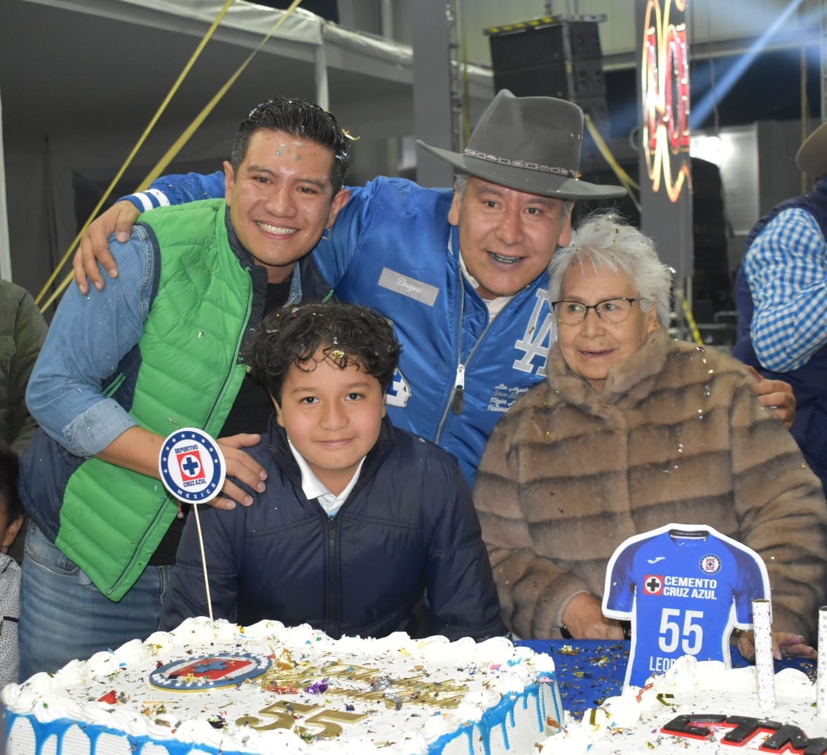 <a href="/MirnaJimenez_/">Mirna Elizabeth Jmnz. Mnts.</a> <a href="/leobardosoto/">Leobardo Soto</a> <a href="/CTMPuebla/">CTM_FTPuebla</a> Felicidades Líder <a href="/leobardosoto/">Leobardo Soto</a> Que Dios le siga colmando de muchas bendiciones le mando un fuerte abrazo que sigan los éxitos 🎉🎊🌟🎂