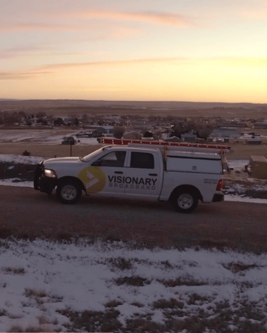 visionaryyeah's tweet image. Can’t beat this incredible view! 🌄 We love seeing our trucks on the go—ready for anything to keep you connected. #onthemove #consistentconnection #sunsetviews #readyforyou