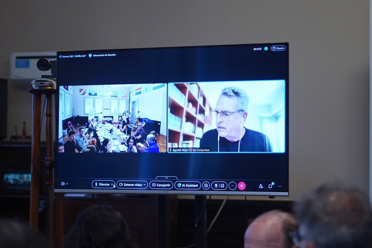 gerpmartinez's tweet image. Ante la gravedad del DNU 941/2025 sobre Inteligencia Nacional mantuvimos una reunión de diputados de nuestro bloque con organizaciones sociales y de Derechos Humanos. 

No hubo ni hay necesidad y urgencia. Estos temas deben tratarse a partir de proyectos debatidos en profundidad.