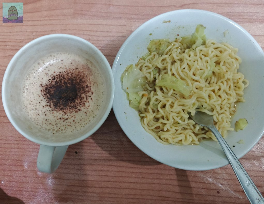 tanyakanrl's tweet image. Hari ini Alhamdulillah sender ulang tahun. No cake, mari rayakan dengan semangkuk mie dan segelas kopi hwehe 💚