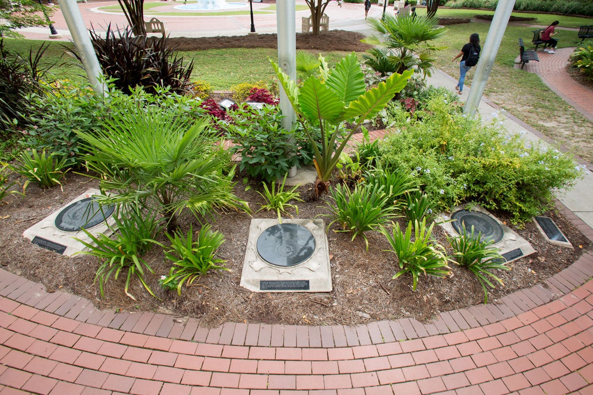FSUFacilities's tweet image. The Historic School Seals Monument tells the story of FSU’s 175-year evolution. Donated by the Senior Class of 2000, it was handcrafted by artisans in the Master Craftsman Studio and features the seals of FSU’s historic institutions.

#FSU175 #MasterCraftsmanStudio