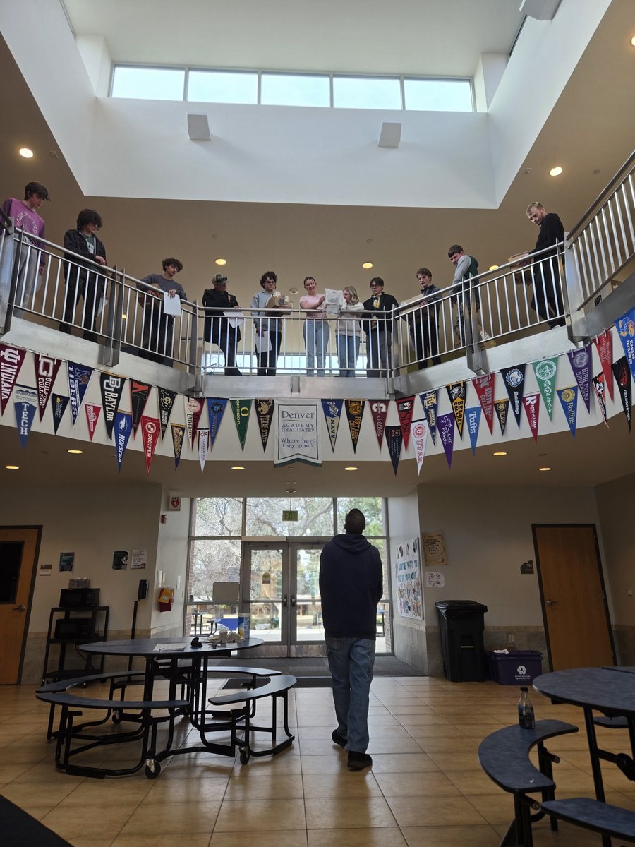 denveracademy's tweet image. To illustrate the concept of “impulse,” high school students built a contraption to prevent an egg from breaking and then dropped the eggs from the atrium balcony in Richardson Hall.
Learn more about DA academics here: denveracademy.org/academics/high…
#damustangs #scienceiscool