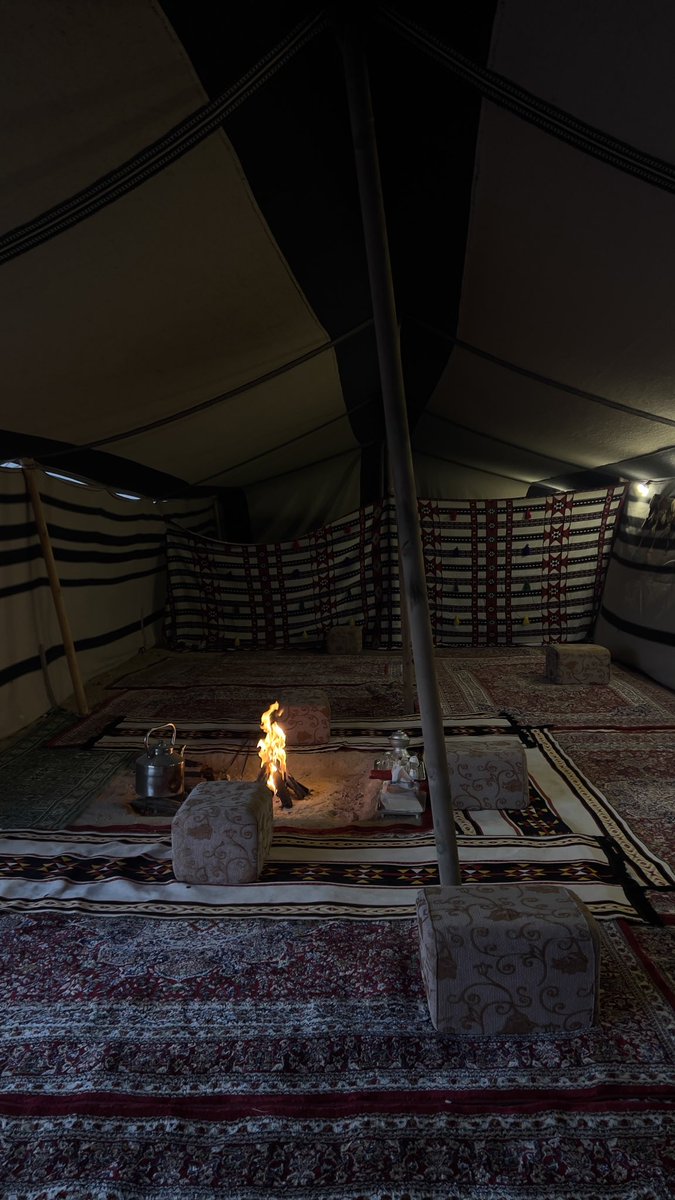 saoudlive's tweet image. Enjoying the desert solitude.❄️🐪⛺️