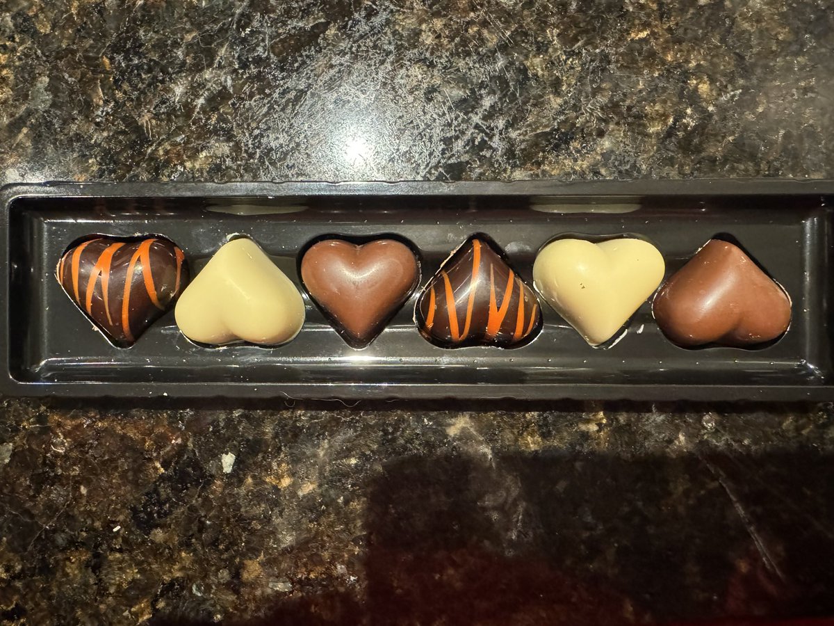 Neddy <a href="/NeddyofNeddyton/">Neddy Kooiker- 🌈OllyMollJessRupePLPip🌈</a> Mum says thanks for the love hearts 💕 She sends a big snog to keep you going until she next sees you💋