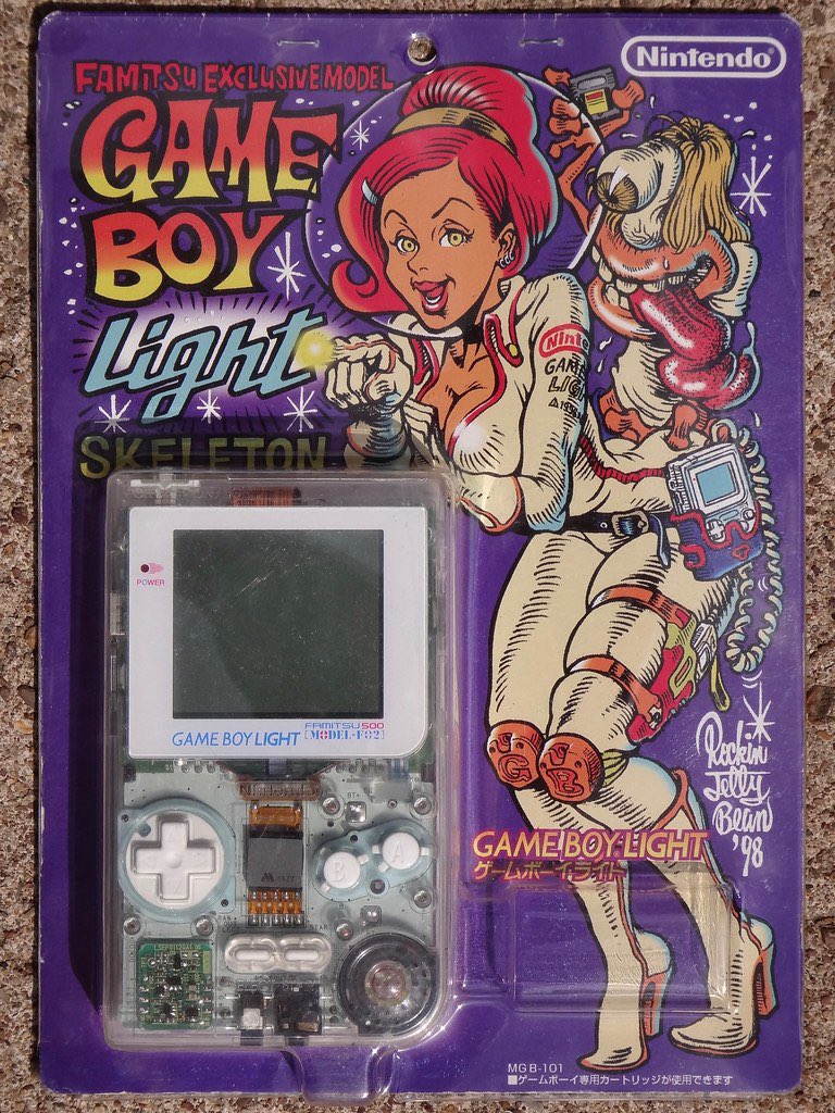 exp__pack's tweet photo. Released to commemorate Famitsu 500th issue, only 5,000 units of this clear Game Boy Light variation were distributed at a special event in Akihabara, Tokyo, making it one of the rarest Game Boy variants ever produced. 🧵 https://t.co/05cfKbherb