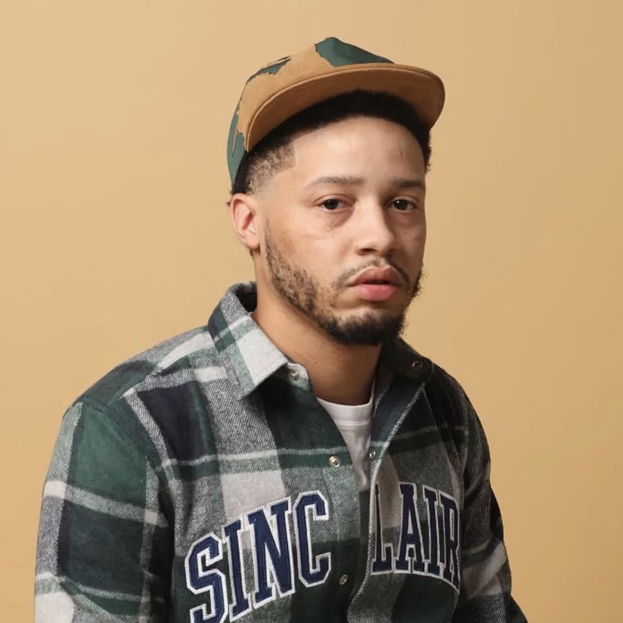 DailyNoud's tweet image. JUST IN: Veeze has challenged Knicks player Josh Hart to a 1v1 basketball match 👀

Is Josh Hart scared of Veeze? 🤔