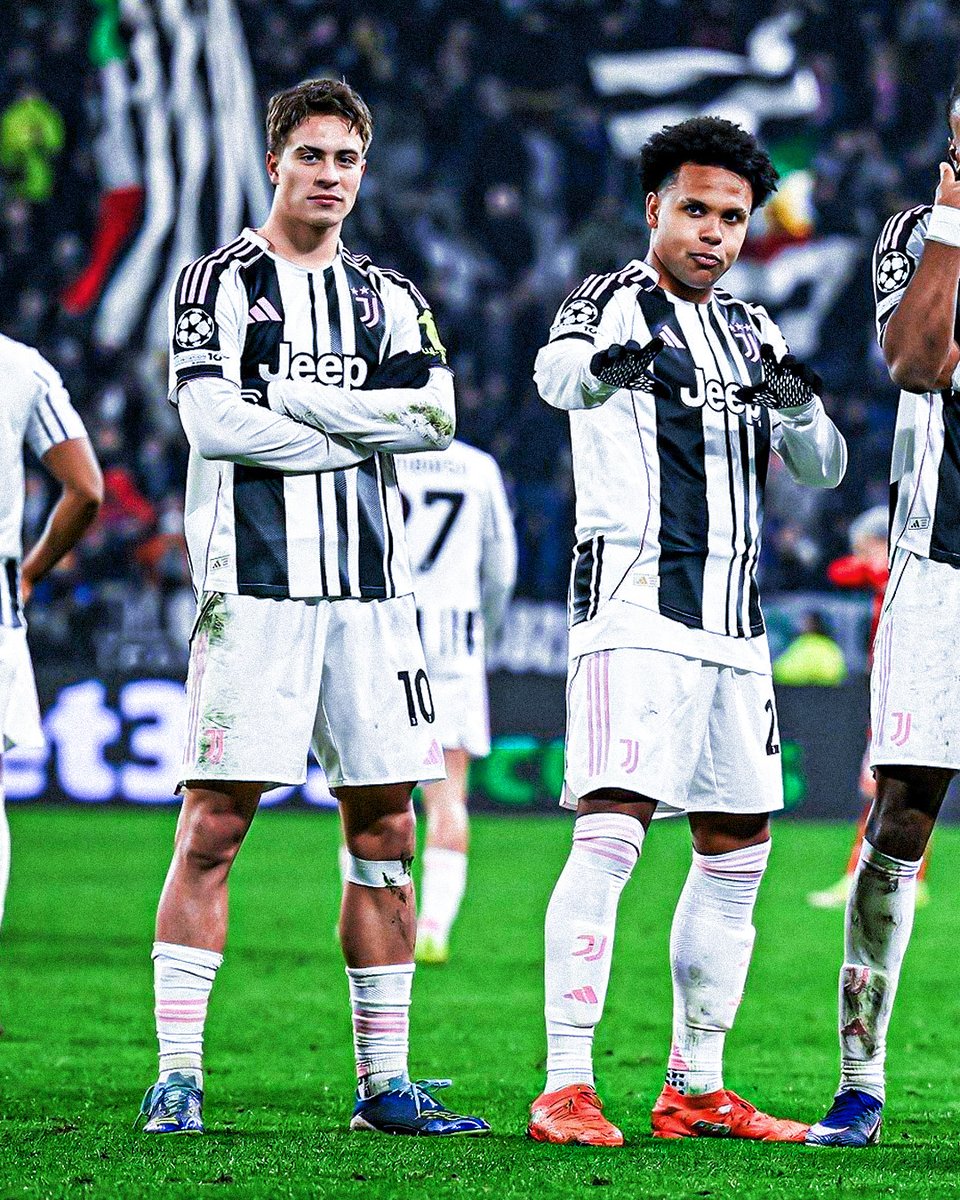 centregoals's tweet image. The 𝐂𝐎𝐋𝐃𝐄𝐒𝐓 pic of the year so far. 🇮🇹🥶