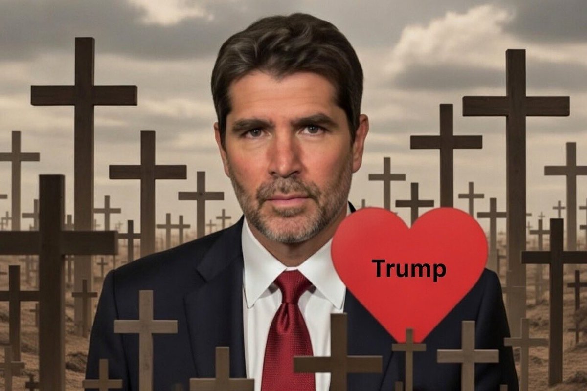 DosRunas's tweet image. EL MESÍAS QUE ESPERABA SU CORONA DE ESPINAS DORADAS.
En un pueblito de caña dulce en Tamaulipas, donde hasta los perros saben que las promesas se pudren más rápido que el azúcar, nació un muchacho que primero se desnudó en revistas juveniles torso aceitado, mirada de galán de…