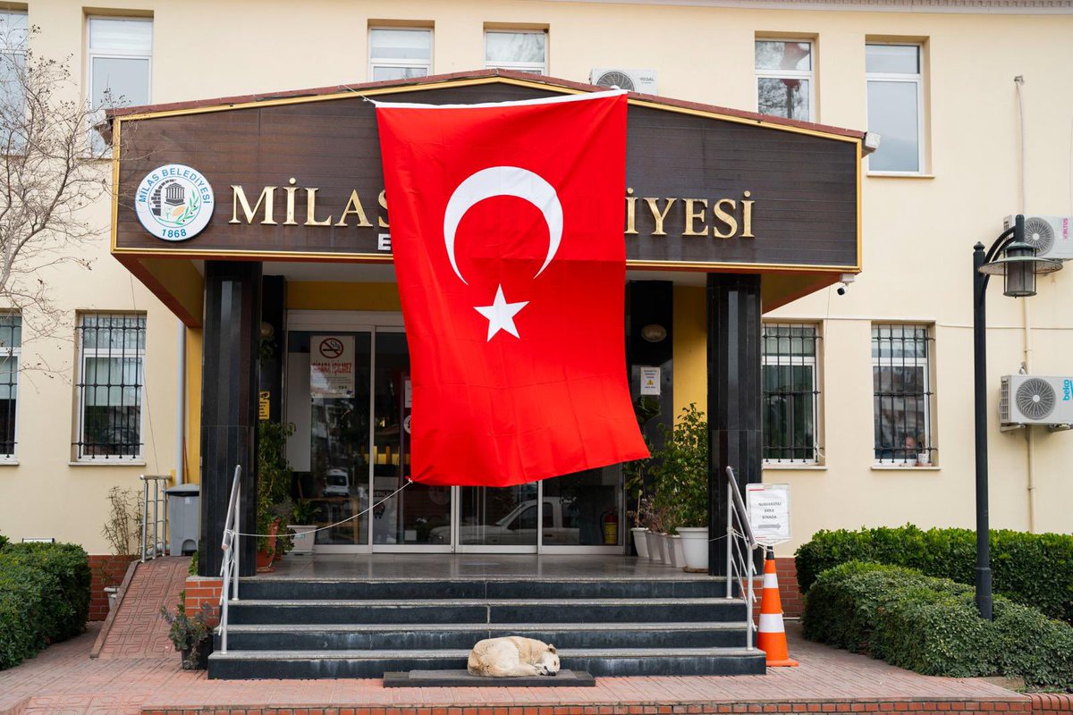 fevzitopuzz's tweet photo. “Bayrak, bir ulusun onurudur.”
Gazi Mustafa Kemal Atatürk https://t.co/E8IvB4gBHc