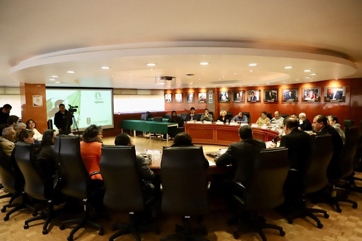 Hoy rendí mi Informe de Labores 2025 ante el HCTCE, presentando los avances, acciones y resultados del trabajo realizado. Reafirmo mi compromiso con la transparencia, la responsabilidad y el fortalecimiento institucional.