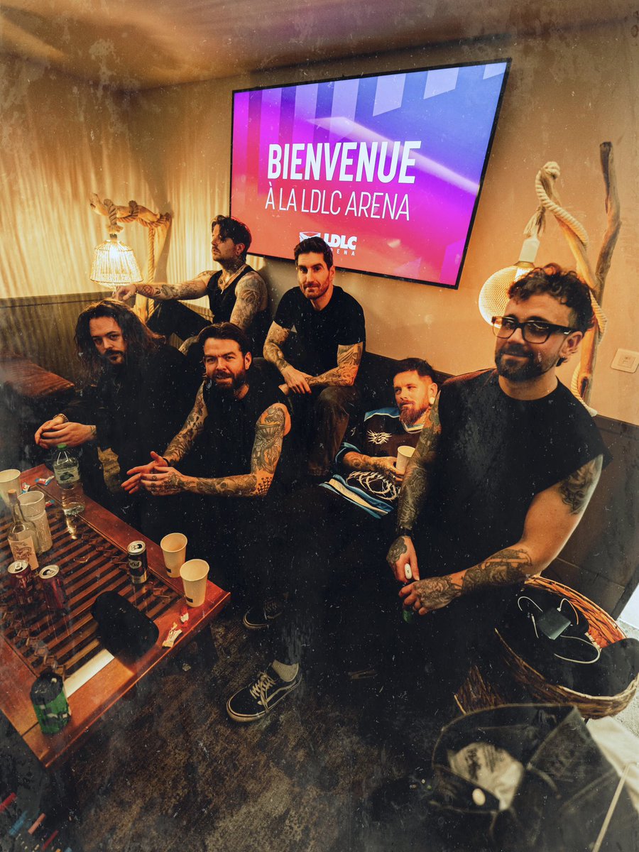 BURY TOMORROW tweet media