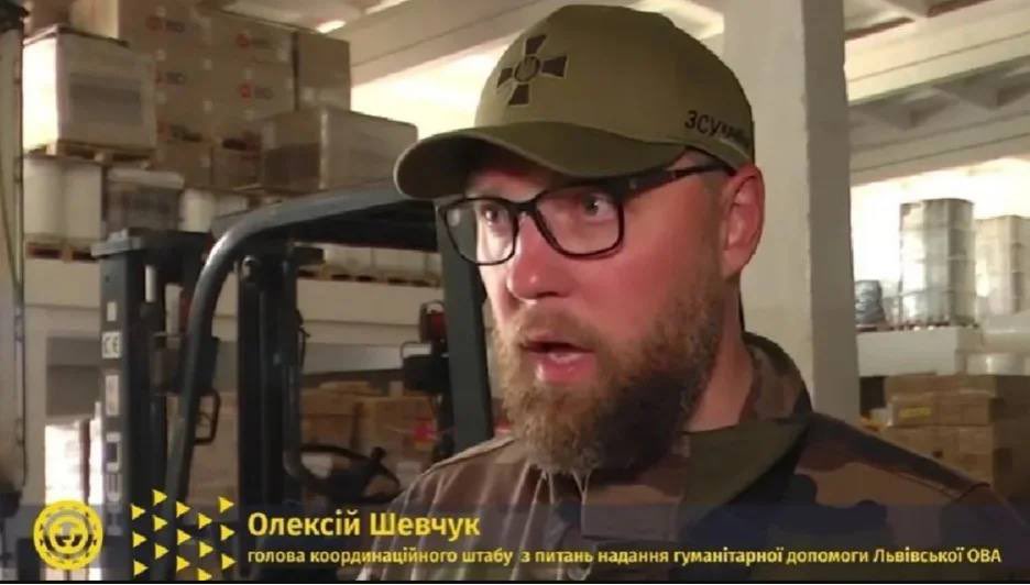 sternenko's tweet image. Рада прокурорів обрала у конкурсну комісію САП адвоката Киви Олексія Шевчука. 

Це рідкісна мерзота. 
Крім Киви він добровільно захищав замовника вбивства Катерини Гандзюк, яку облили кислотою на замовлення Мангера. А ще працював на каналі Медвечука. І багато іншого. 

У серпні…