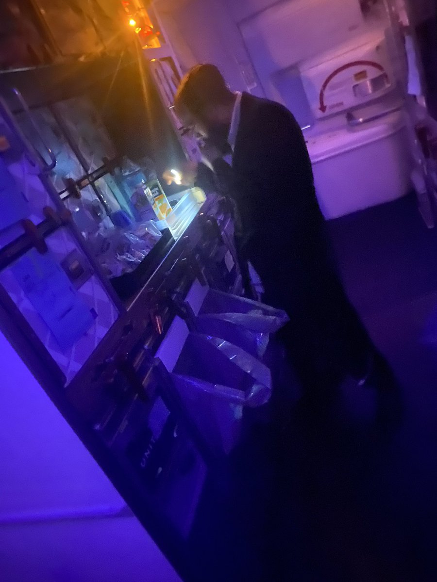 LMAOOOO LOOK WHAT I FOUND ON THE PLANE. THE ORANGE JUICE WAS PROMISED TO HIM 3000 years ago🤣🤣🤣 #freepalesti̇ne