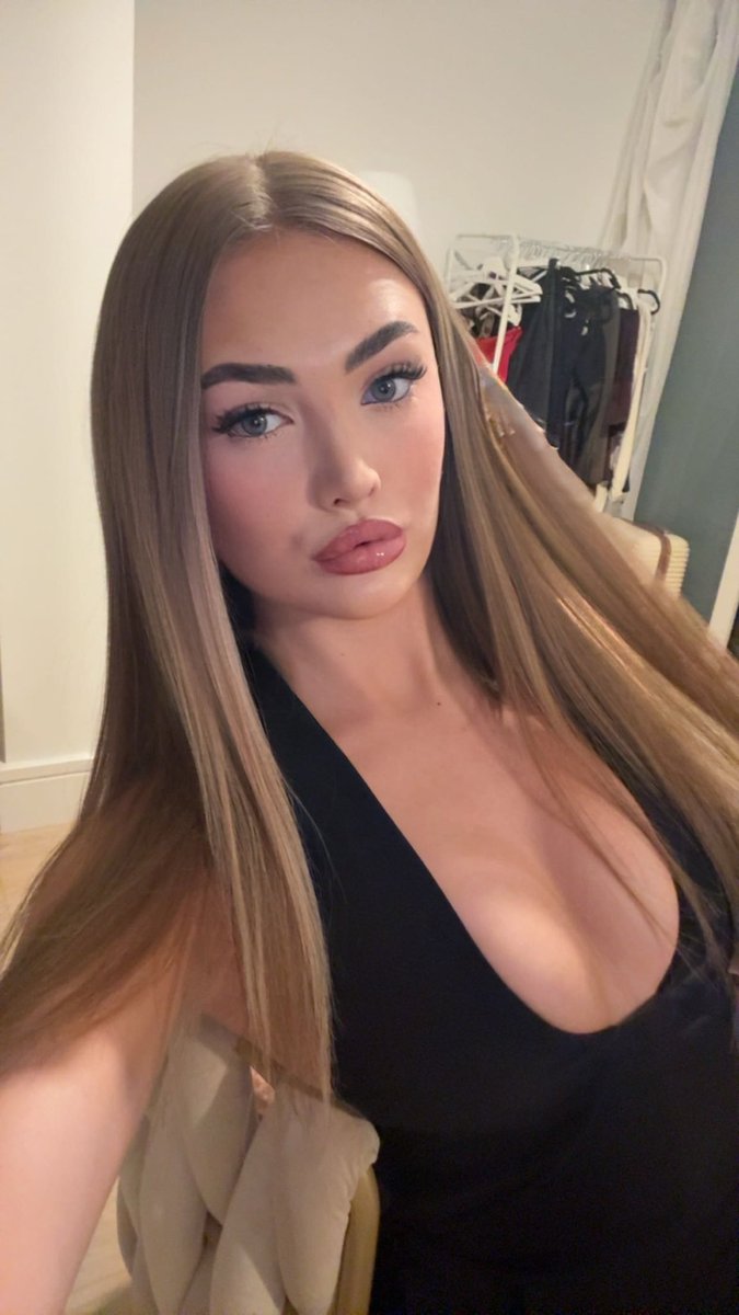 RooneyLeoni's tweet image. 💰 debt retweet game 💰

3/3/3 

1 hour 

3 comments for all 

Let’s make it a big one