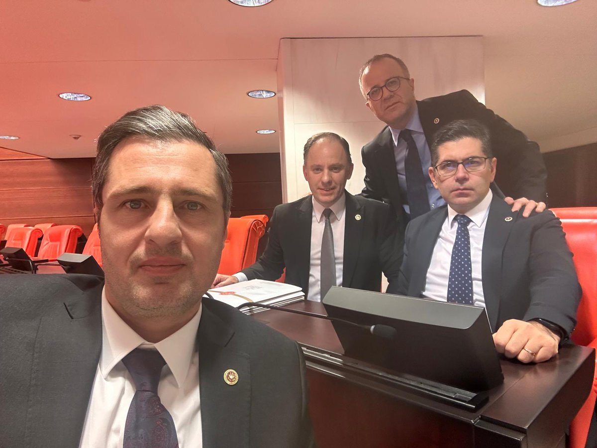 Emeklilerimizin insanlık onuruna yakışan bir maaş almaları için Meclis’te mücadeleye devam!