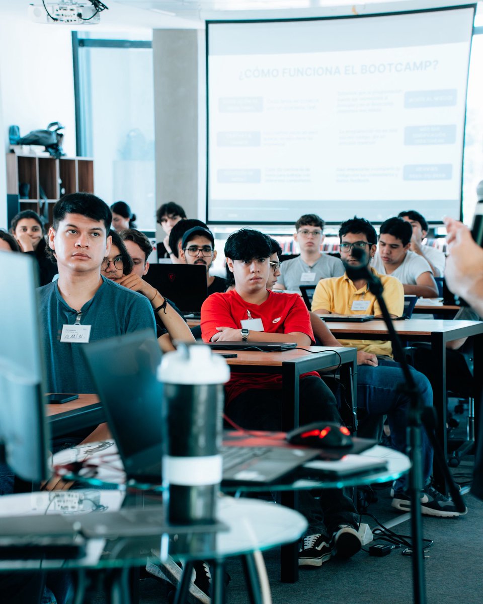 Arrancamos el 2026 con todo. 💥
¡CodePRO 5.0 ya está aquí! 🔥 Durante 8 meses van a aprender todo lo necesario para trabajar en el sector tech, acompañados por una comunidad que no para de crecer. 💻 
Quedate atento/a, la sexta edición está cada vez más cerca. 👀