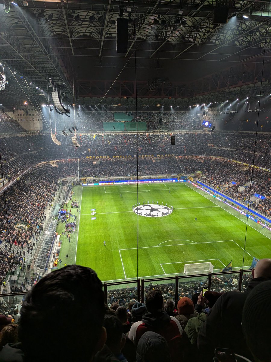 mark26bubble's tweet image. Finally back home after a great away day.