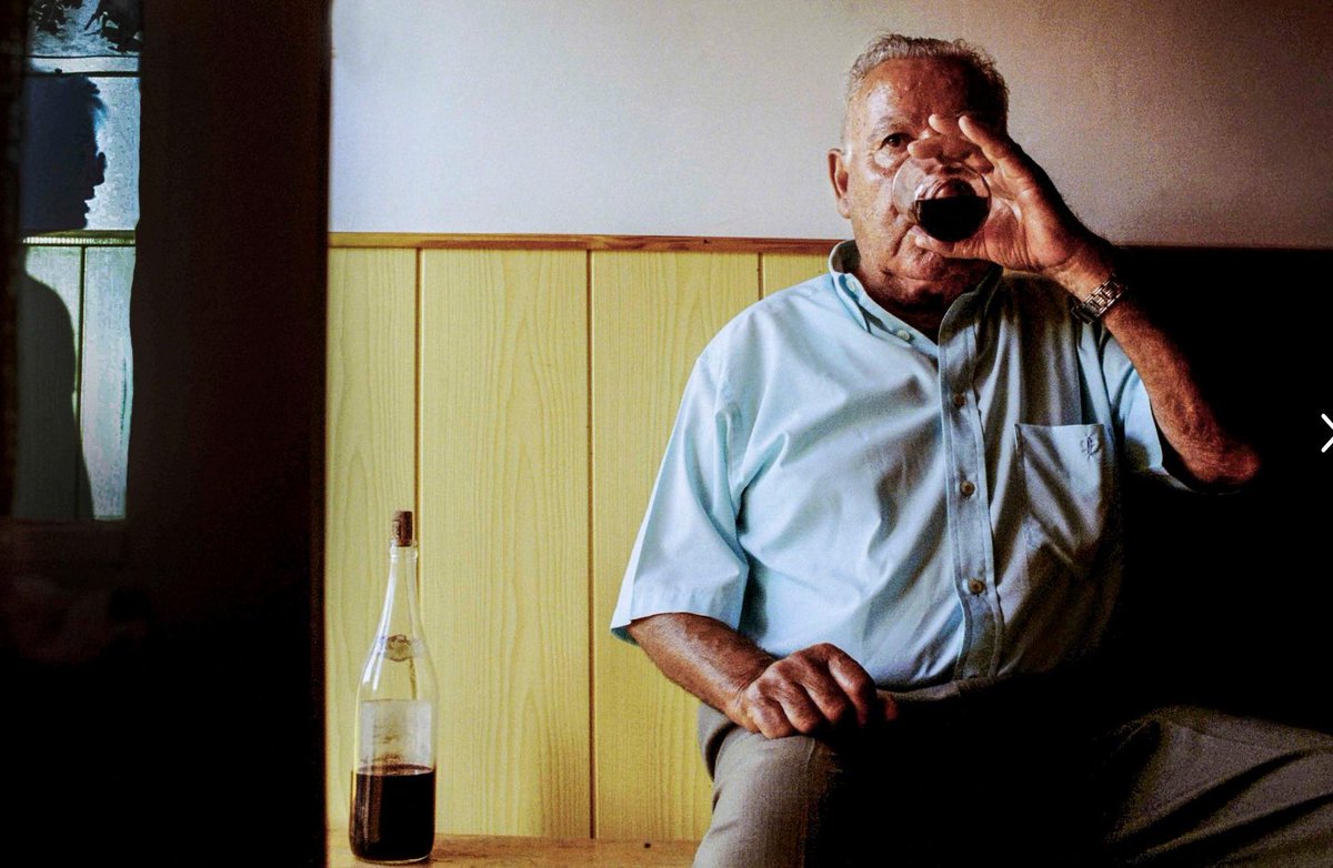 El vino es cultura. La cultura es vida. Y nosotros amamos el vino, porque gozamos con la cultura. Ya estamos organizando la próxima cata entre amigos.

📷 Foto: Javier Arcenillas

#docepatios #asociacion #cata #vino #toledo