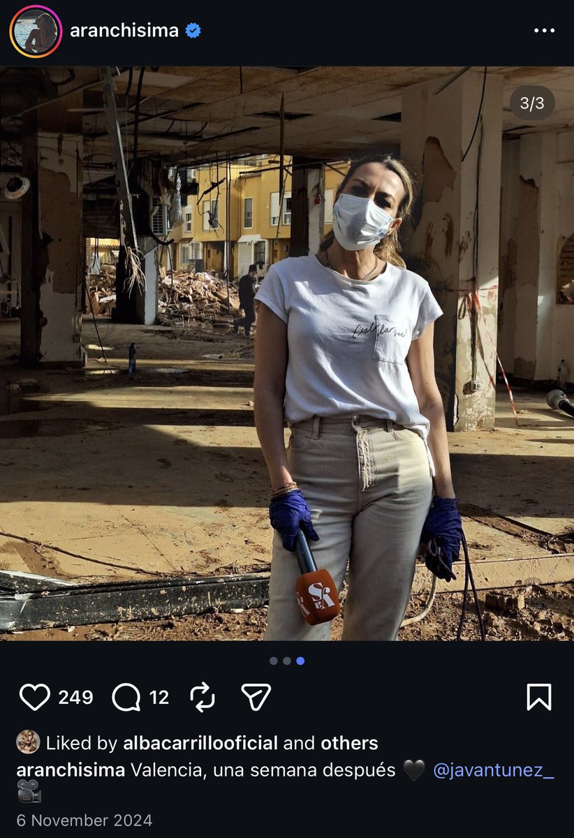 elojoquetodolv's tweet image. No os vais a creer dónde también tiene fotos posando cuqui pa la foto del insta…..