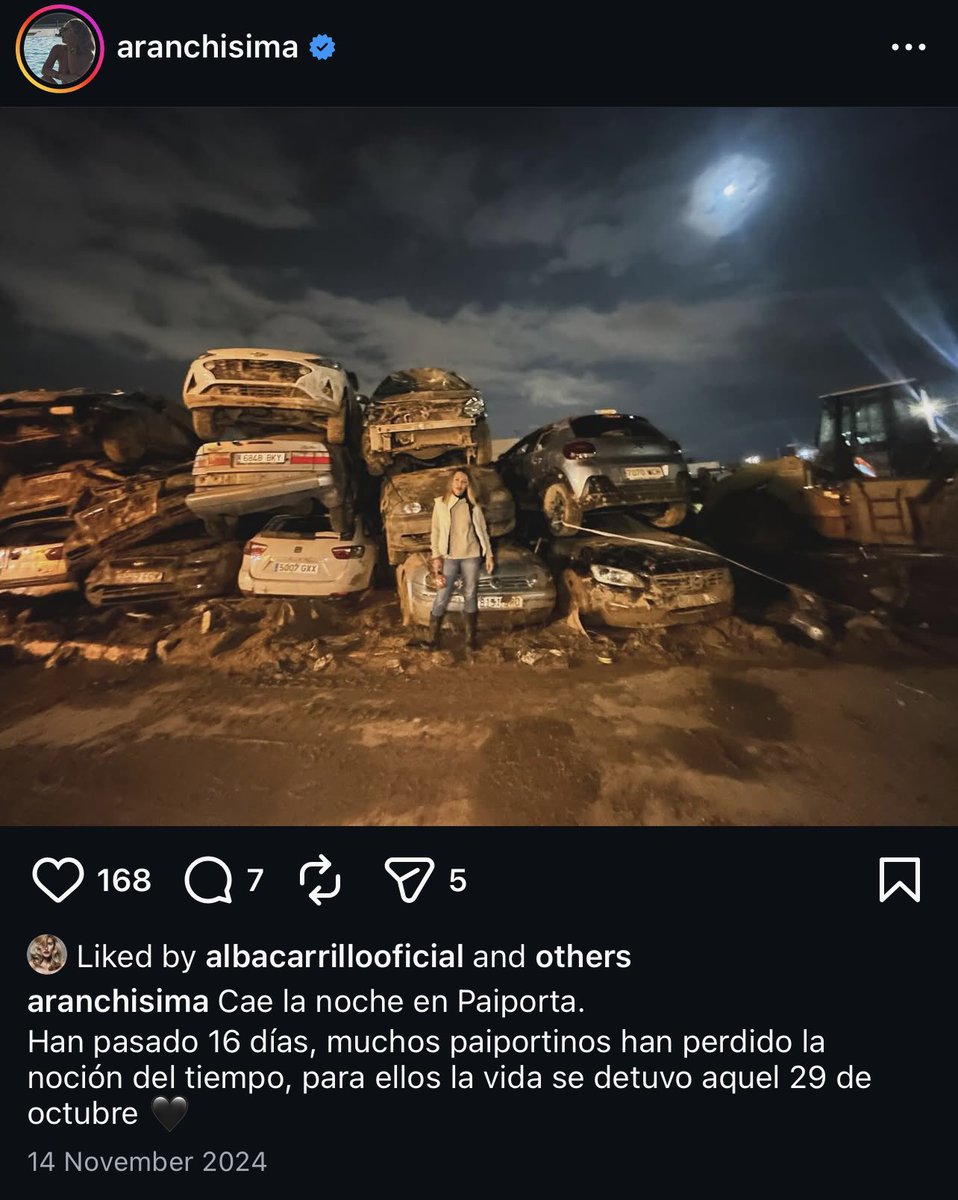 elojoquetodolv's tweet image. No os vais a creer dónde también tiene fotos posando cuqui pa la foto del insta…..