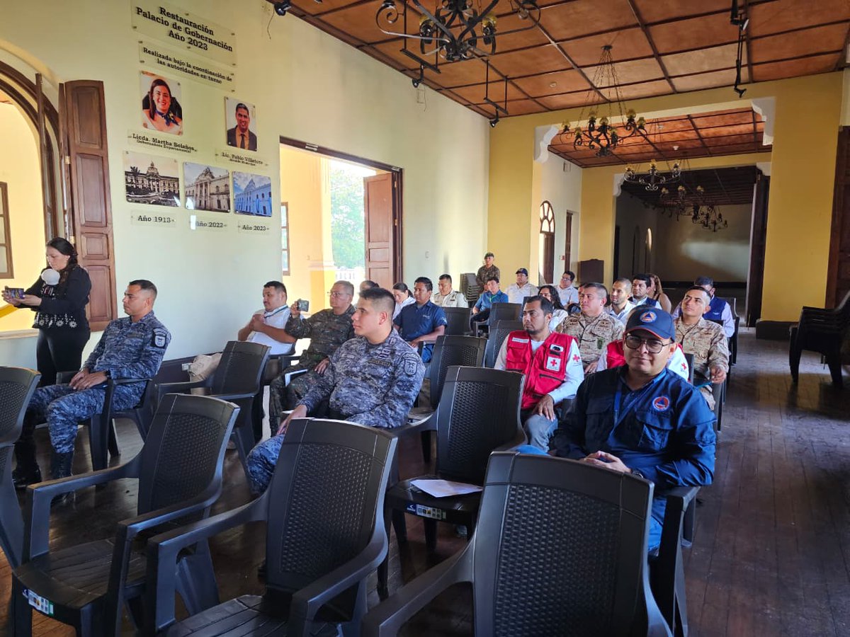 ConredGuatemala's tweet photo. Miembros de la #CODRED de Retalhuleu sostuvieron una reunión que tuvo como fin planificar las acciones que se desarrollarán durante el #SimulacroNacionalGT del próximo 4 de febrero. #30AñosSistemaCONRED. https://t.co/bwz3oTIXQP