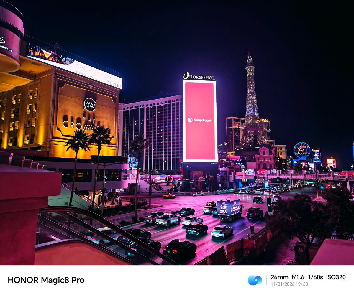 The new <a href="/Honorglobal/">HONOR</a> Magic8 Pro Night Camera system has been made for the Las Vegas strip! #Snapdragon #ShotonSnapdragon #HonorMagic8pro