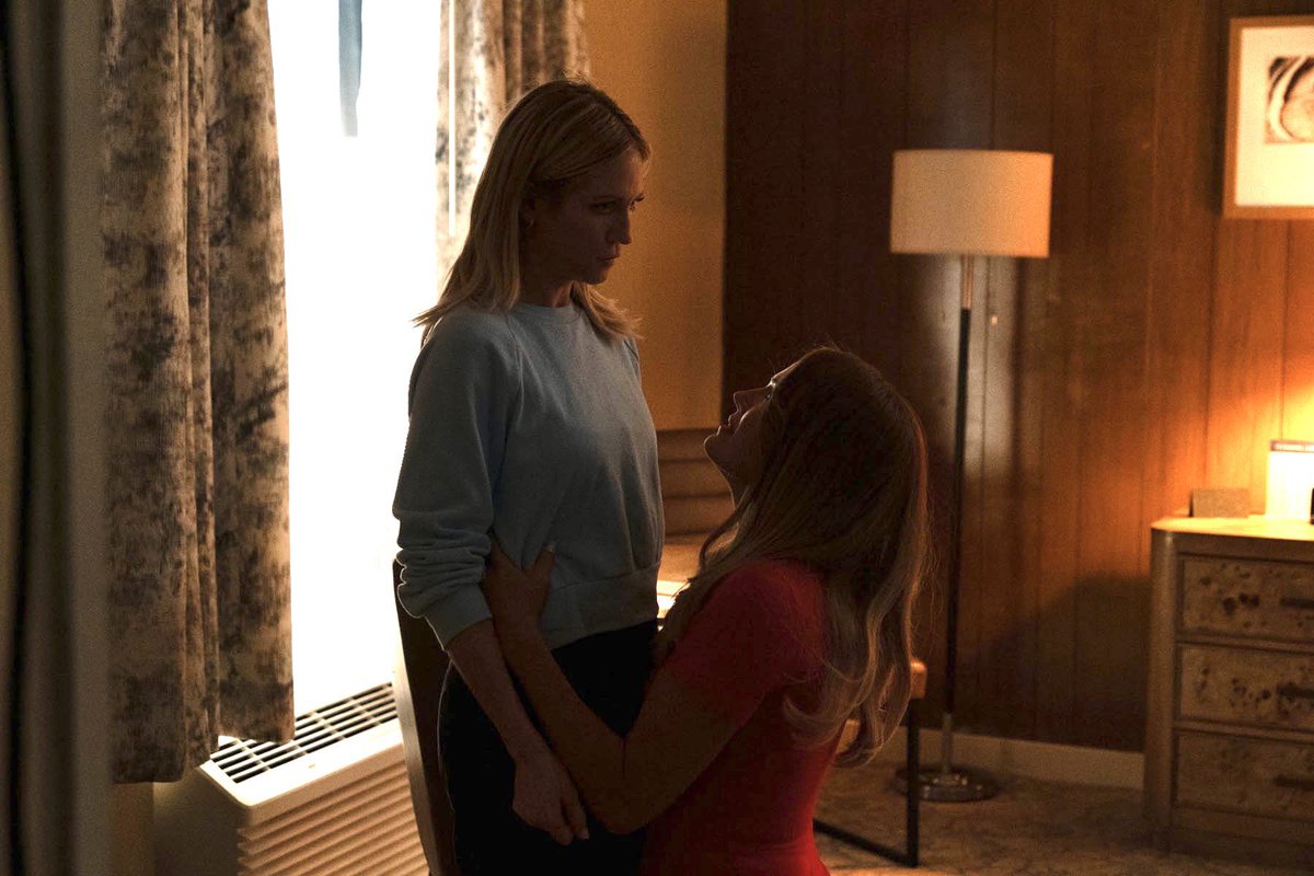 i’ve never seen this…. WHAT THE FUCK