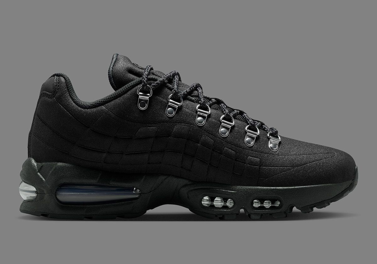 SneakerNews's tweet photo. Nike is dropping a boot-like version of the Air Max 95 👀 🤔 ⛰️
🗓️ February 19th, 2026
💰 $200 USD

See more pics >> https://t.co/ZQxVpZI8uF https://t.co/K0IZWiD1mS