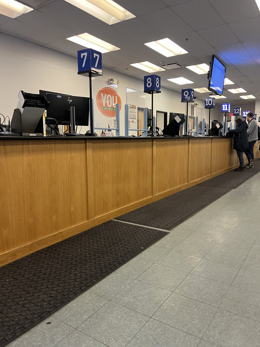 torquehitting's tweet image. I should have brought my knitting to this Illinois DMV facility. Government efficiency on full display.