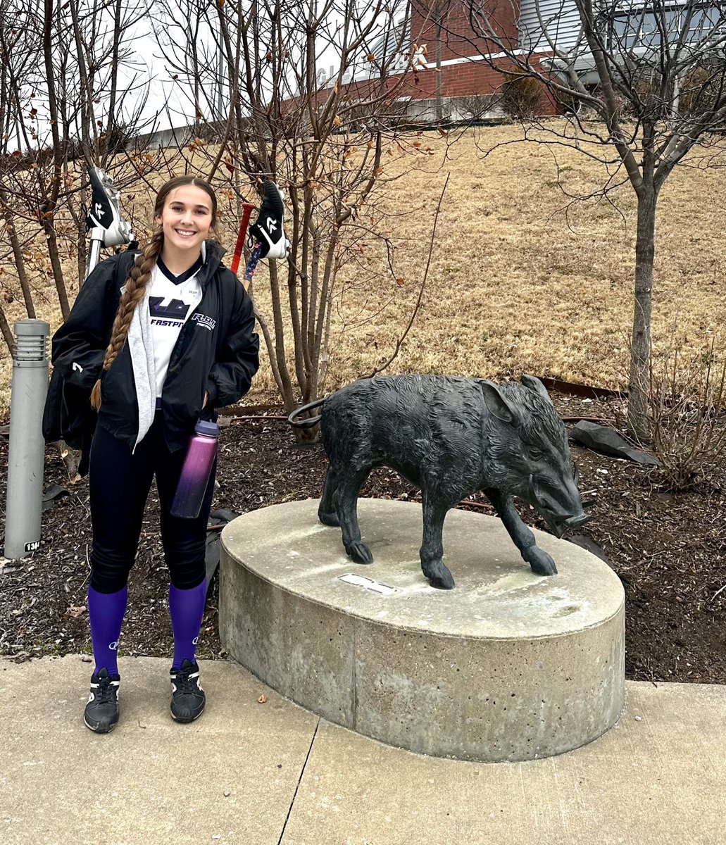 RaeganBrandt's tweet image. A BIG THANKS to @RazorbackSB, @CoachDeifel, @PRSTAGGS, @MattMeuchel, and @djgasso for the invite and opportunity to attend the Winter Elite All Skills &amp;amp; Hitting Camp this past weekend!
I truly appreciated the detailed hitting feedback from @djgasso and I’m already putting those…