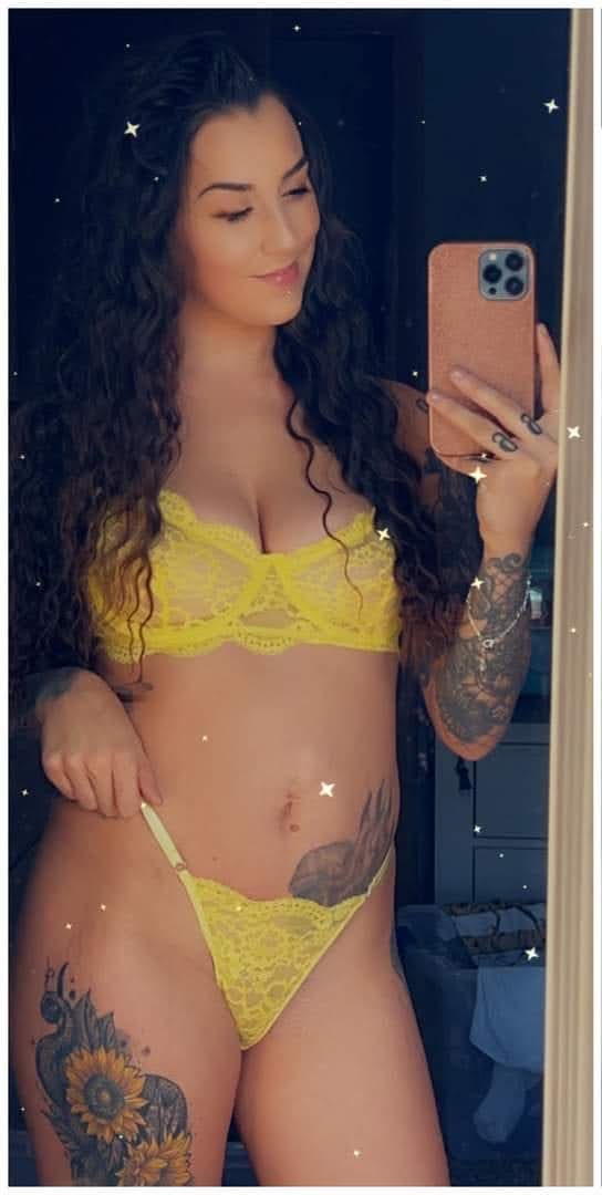 DatMilfStripper's tweet photo. I wanna ride some dick

#milf #nsfw #slut #nsfwtwtً #taboo https://t.co/5p1Q4H2CBW