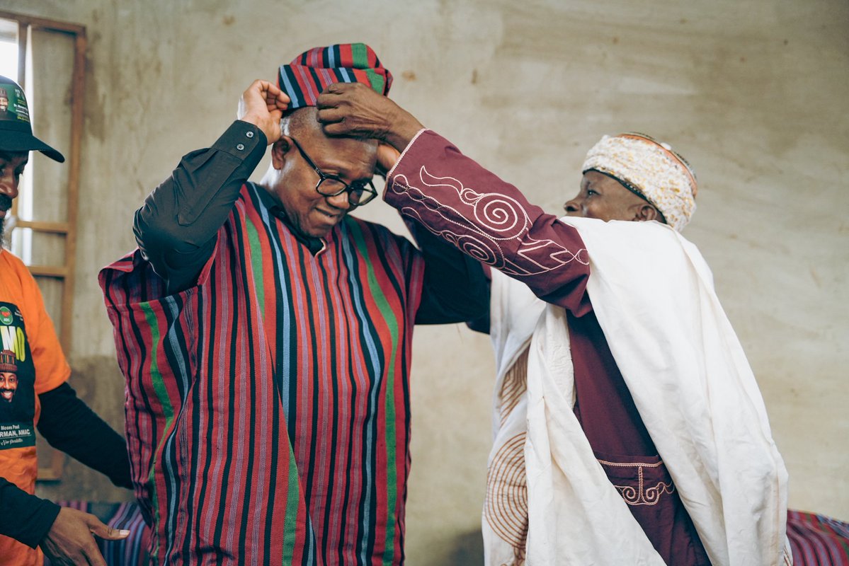 EstherUmoh10's tweet image. This was how the people of Bassa in Gowi, Abuja Municipal welcomed Peter Obi today.