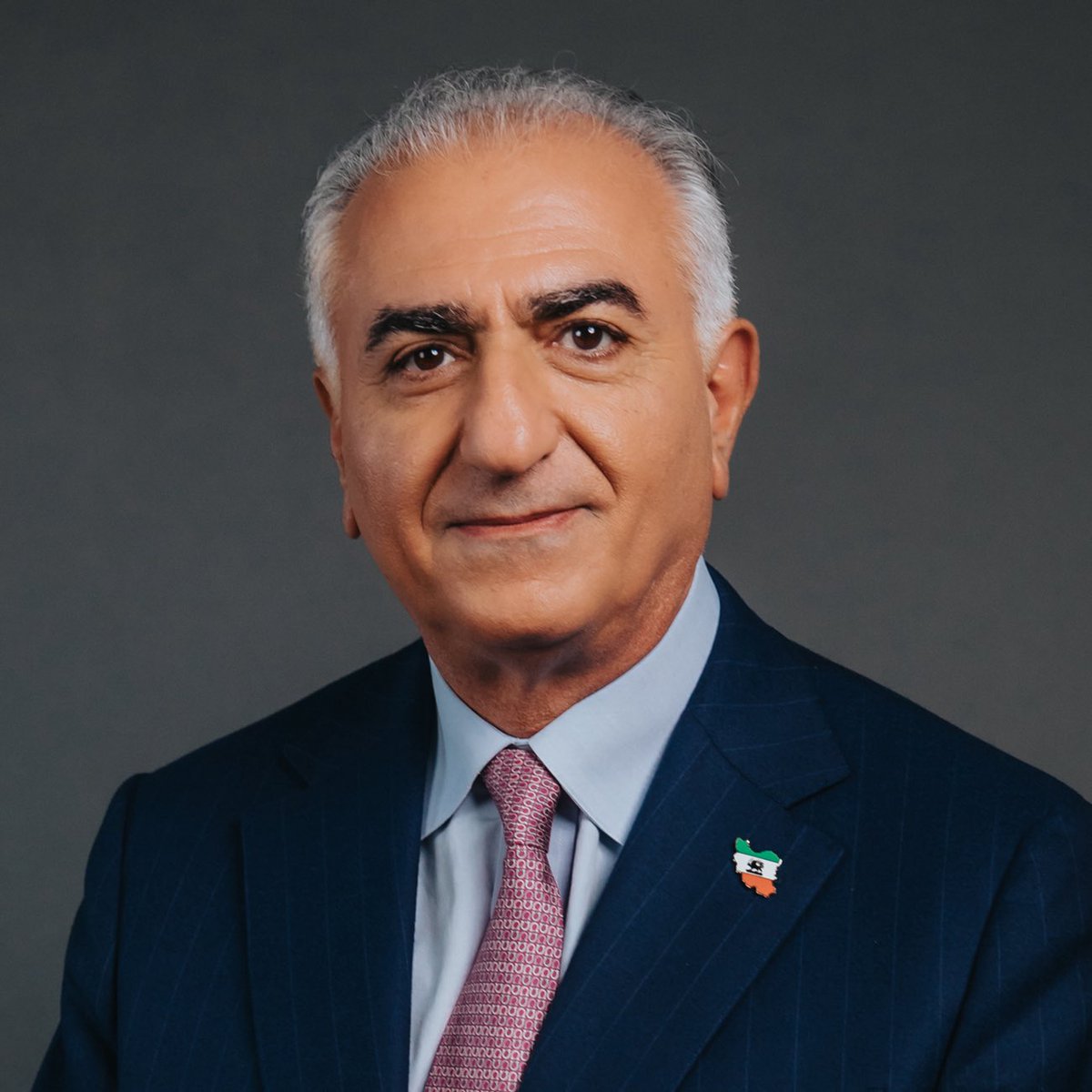OliLondonTV's tweet image. Crown Prince of Iran Reza Pahlavi unveils four key principles for the country once the regime falls: 

• Separation of religion from government  

• Freedom and equal rights for all
  
• Democratic elections 

• Belief in the territorial integrity of Iran