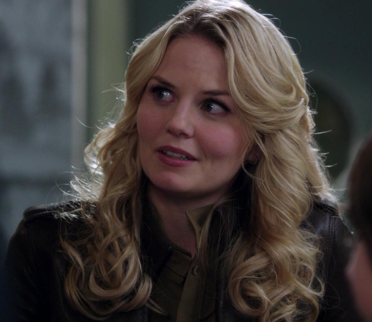 daily emma swan tweet media