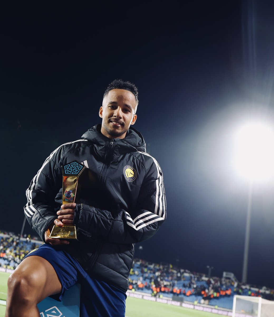 AlNassrFC's tweet image. أفضليةٌ مستحقّـة 🤩
عبدالرحمن غريب رجل مباراة #النصر_ضمك 💛👏