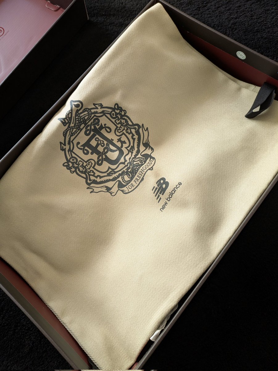 SO MANY good pickups from last year man. I'm just now getting around to unboxing these and getting a real good look at them.<a href="/JoeFreshgoods/">JFG</a> continues to crush this shit, I absolutely need the bag lady pair as well if possible. Hopeful

<a href="/newbalance/">New Balance</a> 
#NewBalance #YourSneakersAreDope