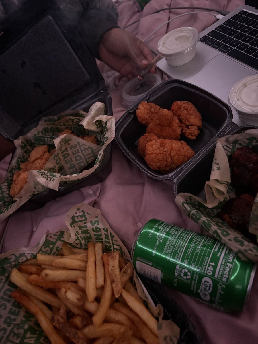 cocoanutssss tweet media