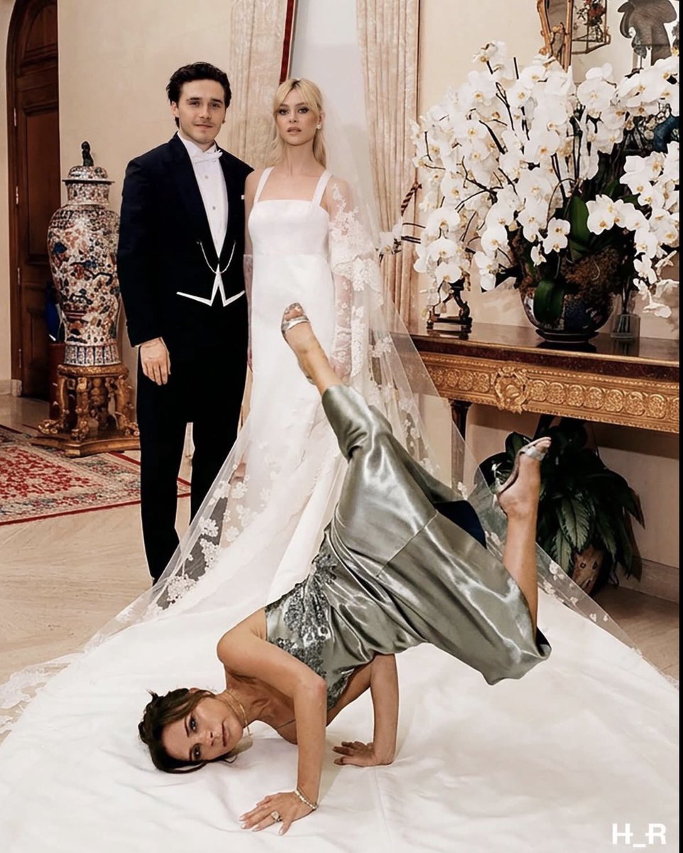 Just released photos of Brooklyn Beckham’s wedding 🤣🤣🤣 #Beckhamgate #BeckhamFamilyFeud #brooklynbeckham