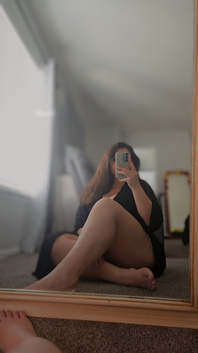 B 🖤🦋 tweet media